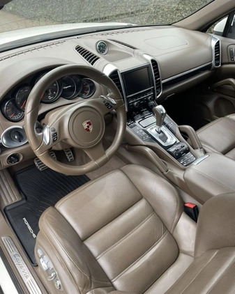 Porsche Cayenne cena 95000 przebieg: 311000, rok produkcji 2010 z Warszawa małe 106